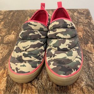 Hurley Women's Puff Kayo Chukka Size 7.5 Camo Tan Pink NWT.